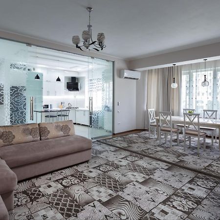 Oloy Apartment Tasjkent Buitenkant foto